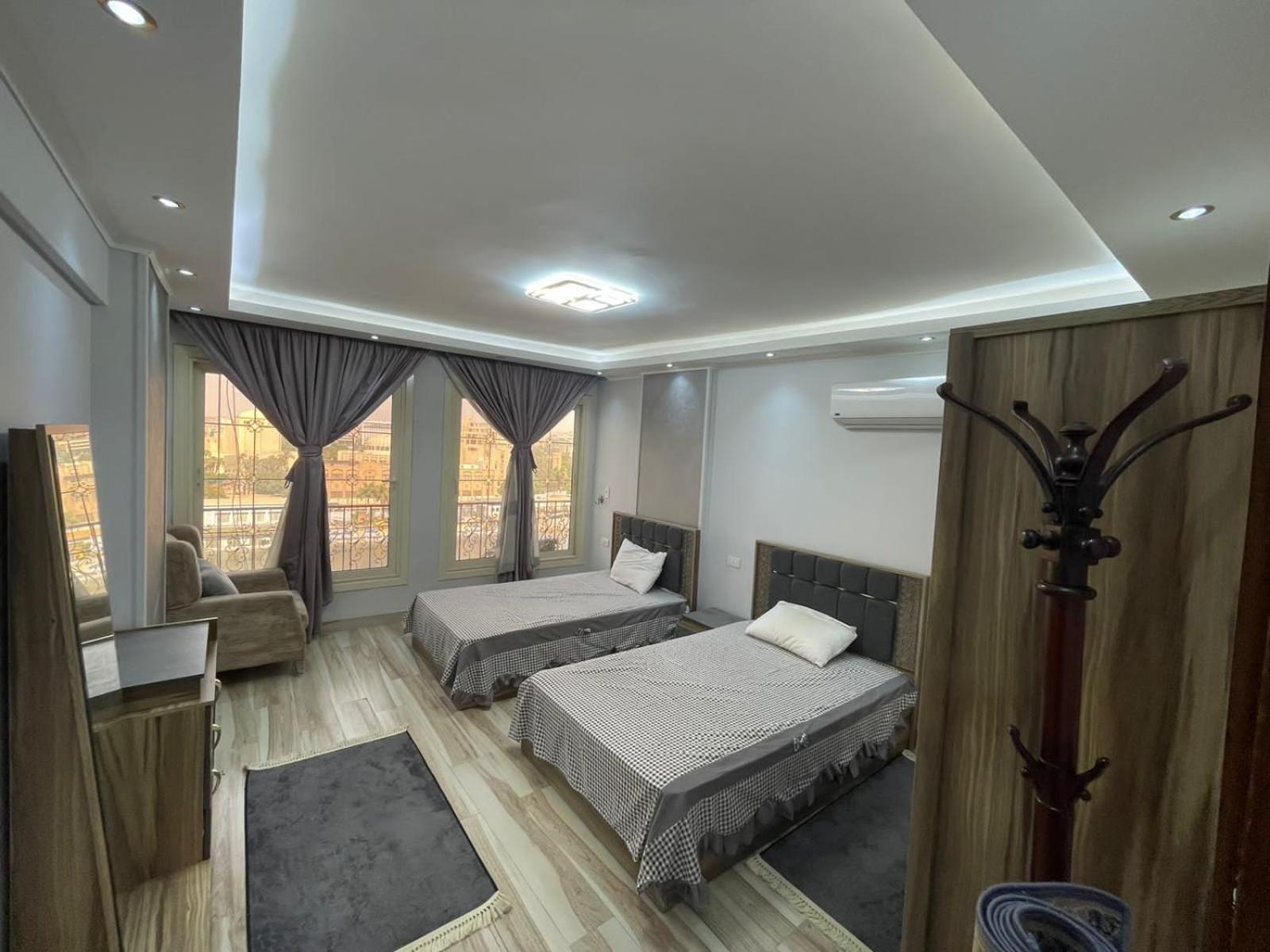شقه علي النيل View كامل للنيل وبرج القاهره Apartment *