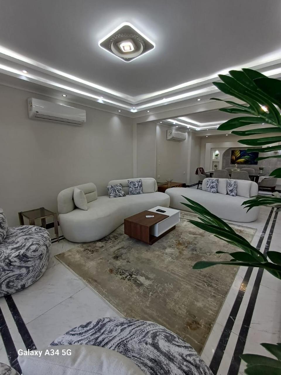 شقه علي النيل View كامل للنيل وبرج القاهره Apartamento El Cairo